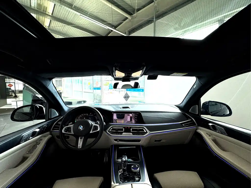 BMW X7 2021