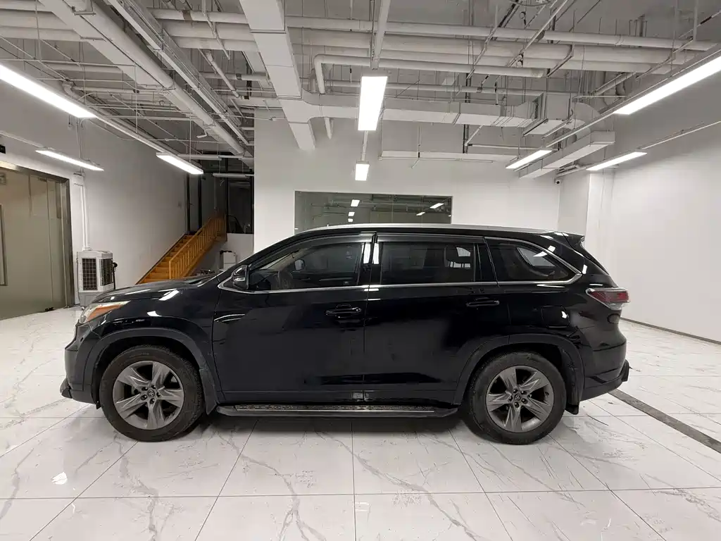 Toyota Highlander 2017 — фото 3