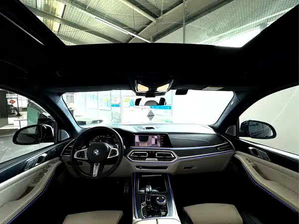BMW X7 2021