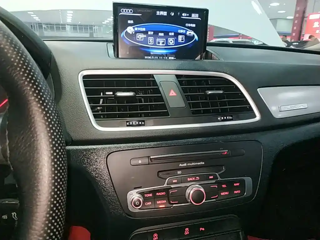 Audi Q3 2017 — фото 13