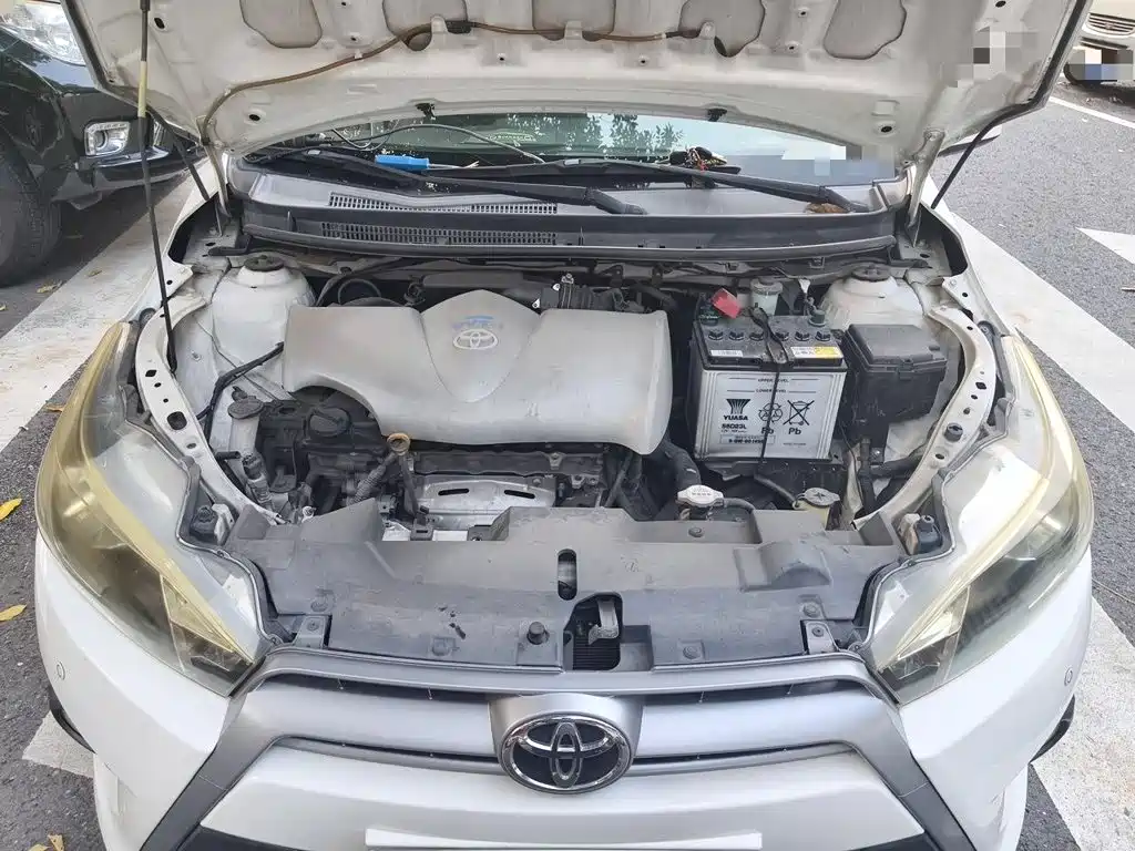 Toyota Yaris L 2014 — фото 21