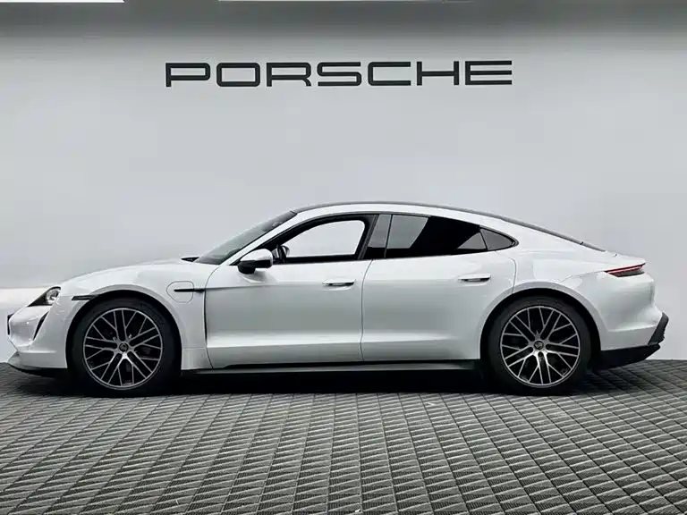 Porsche Taycan 2021 — фото 4