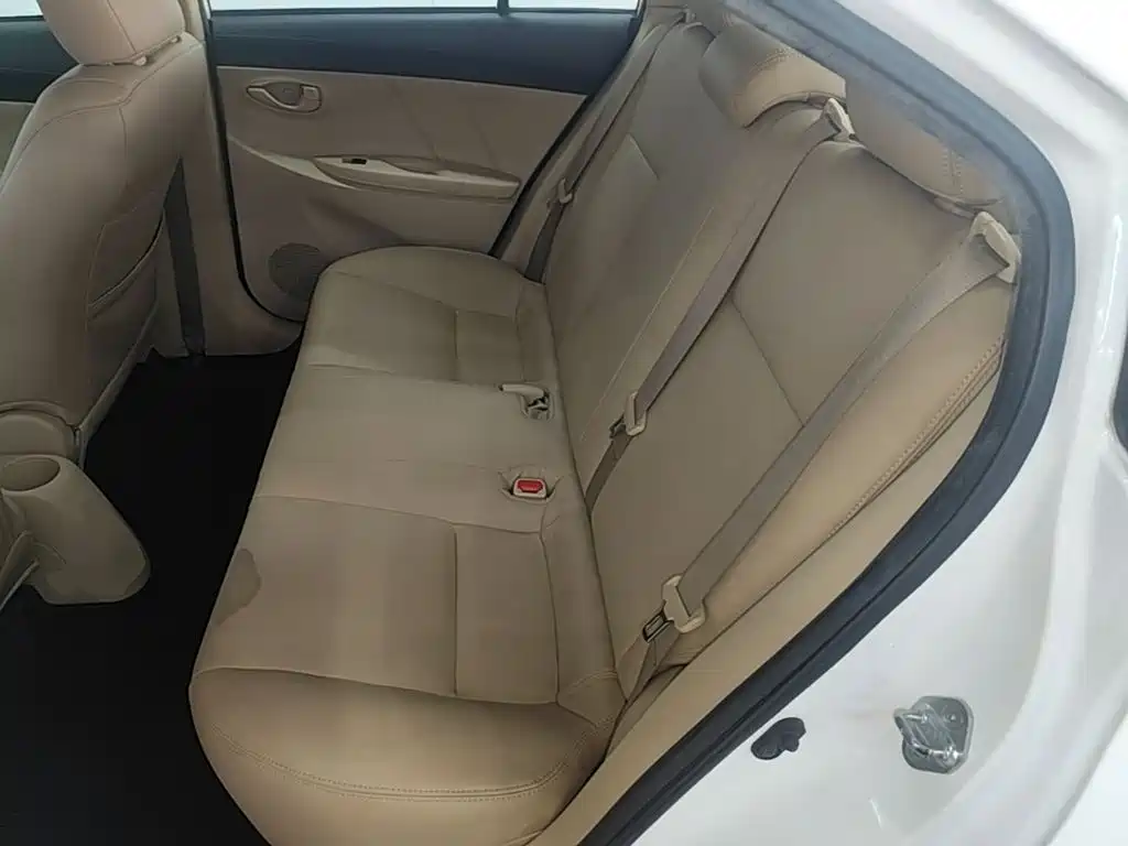 Toyota Vios 2015 — фото 17