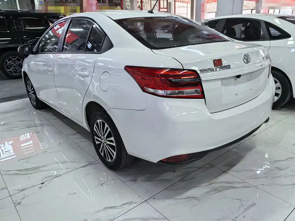 Toyota Yaris L 2019 — фото 4