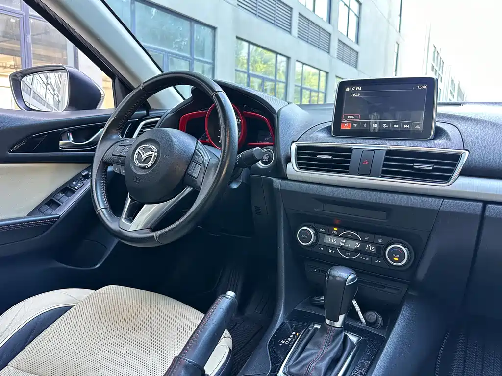 Mazda 3 Axela 2015 — фото 7