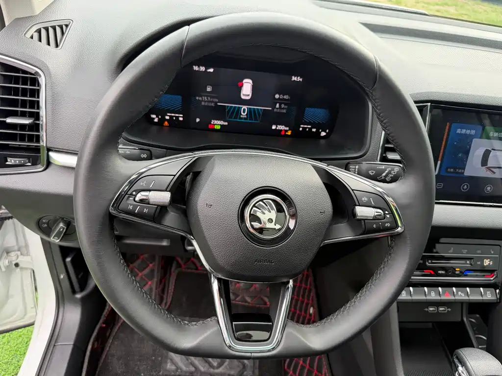 Skoda Karoq 2023 — фото 15