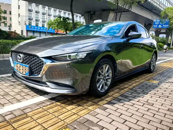 Mazda 3 Axela 2022