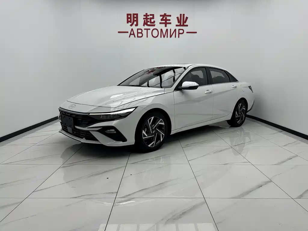 Hyundai Elantra 2023