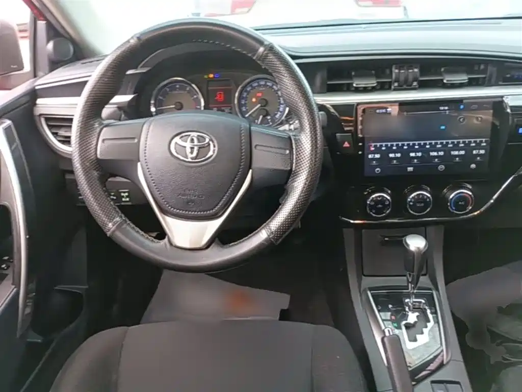 Toyota Corolla 2015 — фото 11