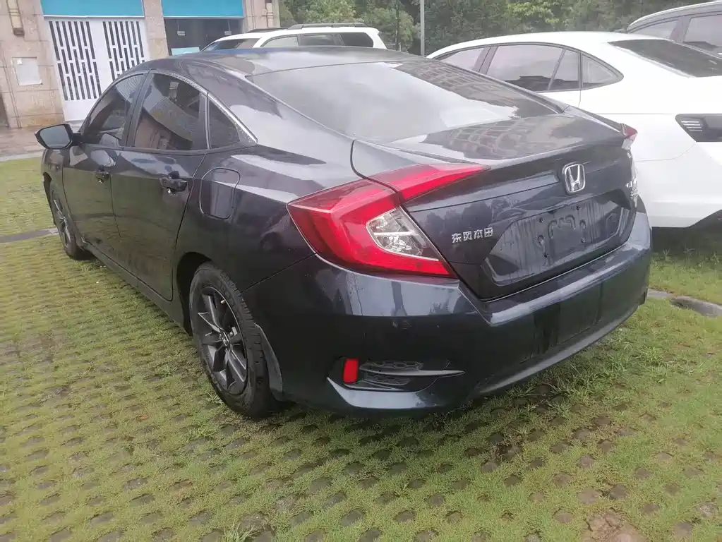 Honda Civic 2022 — фото 11