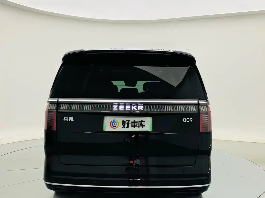 Zeekr 009 2024