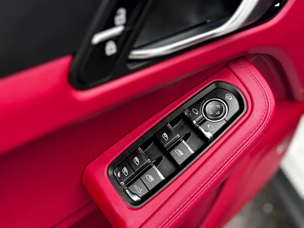 Porsche Macan 2022 — фото 15