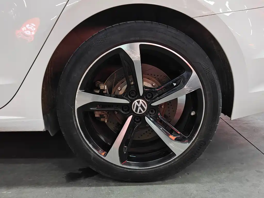 Volkswagen Lamando 2018 — фото 16