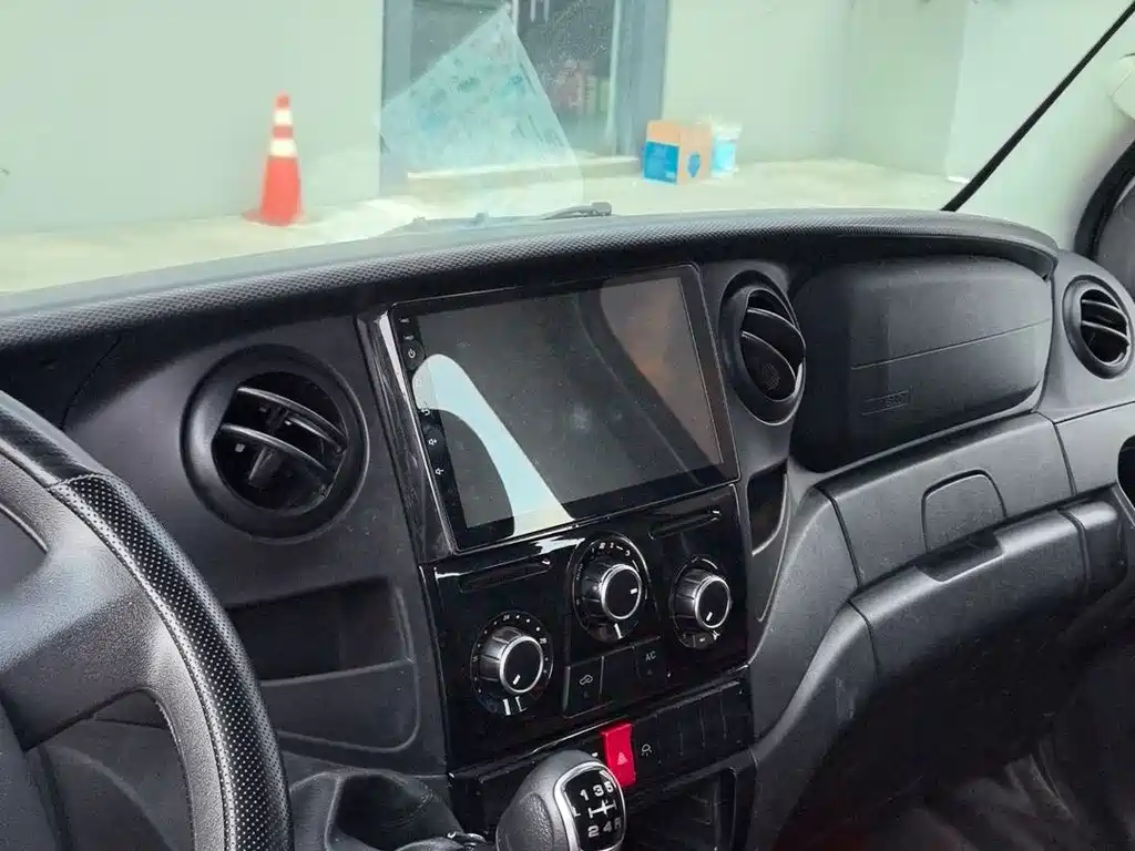 IVECO Ousheng 2020 — фото 10