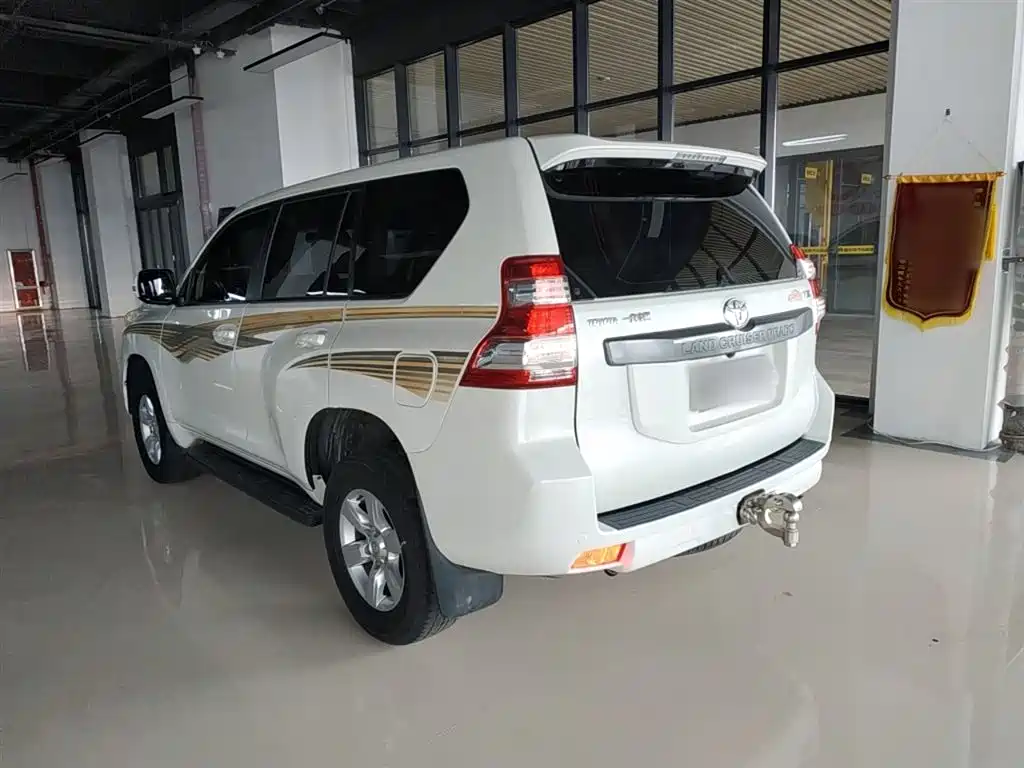 Toyota Prado 2017 — фото 23