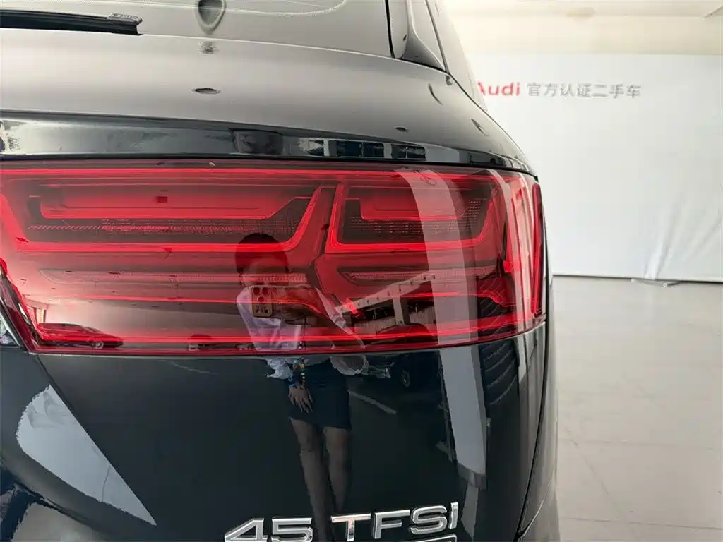 Audi Q7 2018 — фото 12