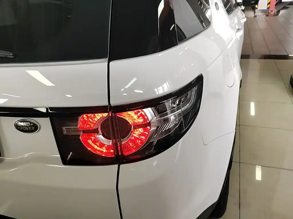 Land Rover Discovery Sport 2019 — фото 8