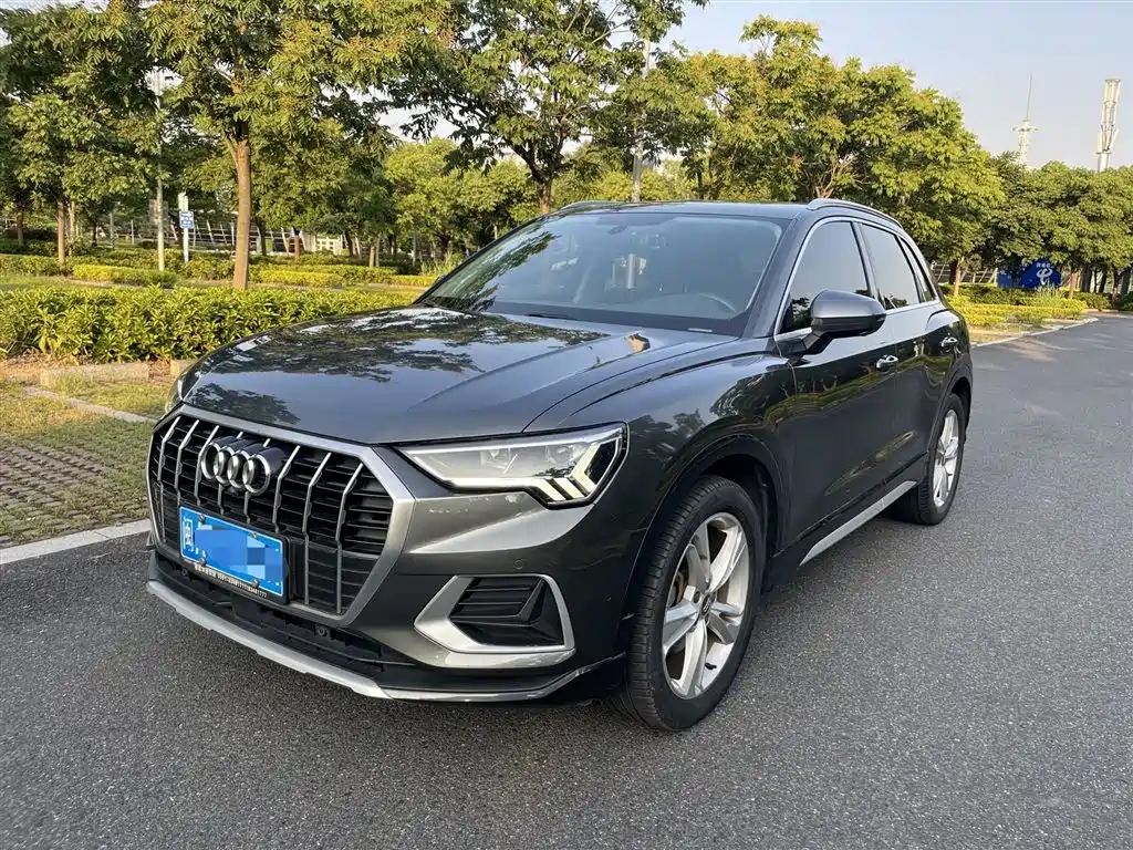Audi Q3 2019 — фото 1