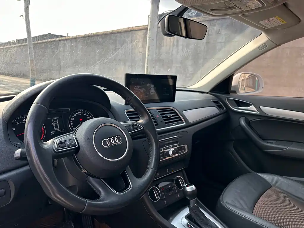 Audi Q3 2016 — фото 8