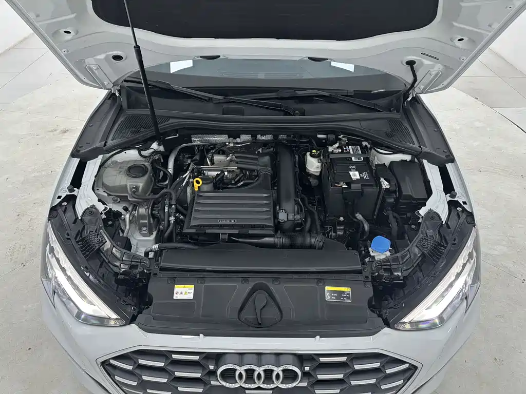 Audi A3 2023 — фото 17