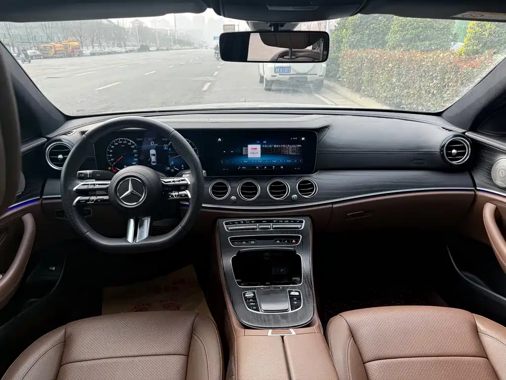 Mercedes-Benz E-Class 2023 — фото 8