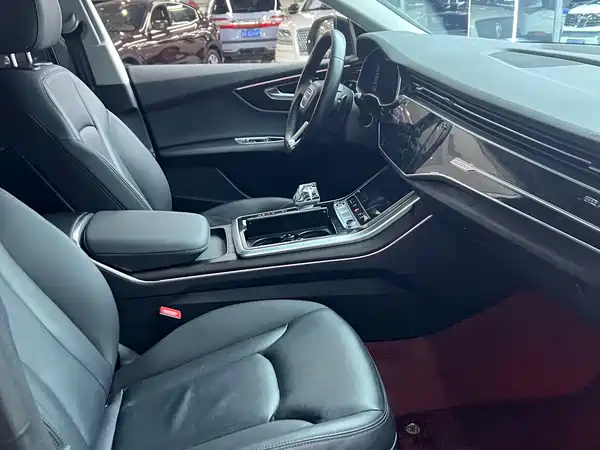 Audi Q8 2021
