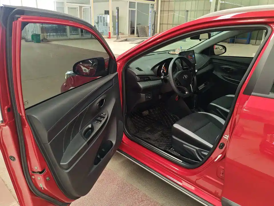 Toyota Yaris L 2022