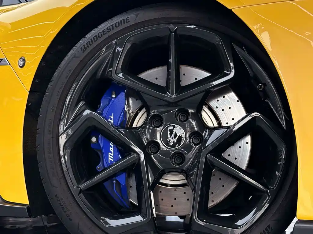 Maserati MC20 2023 — фото 11