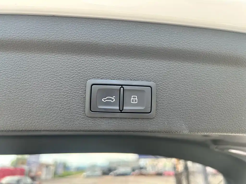 Audi Q3 Sportback 2022 — фото 22