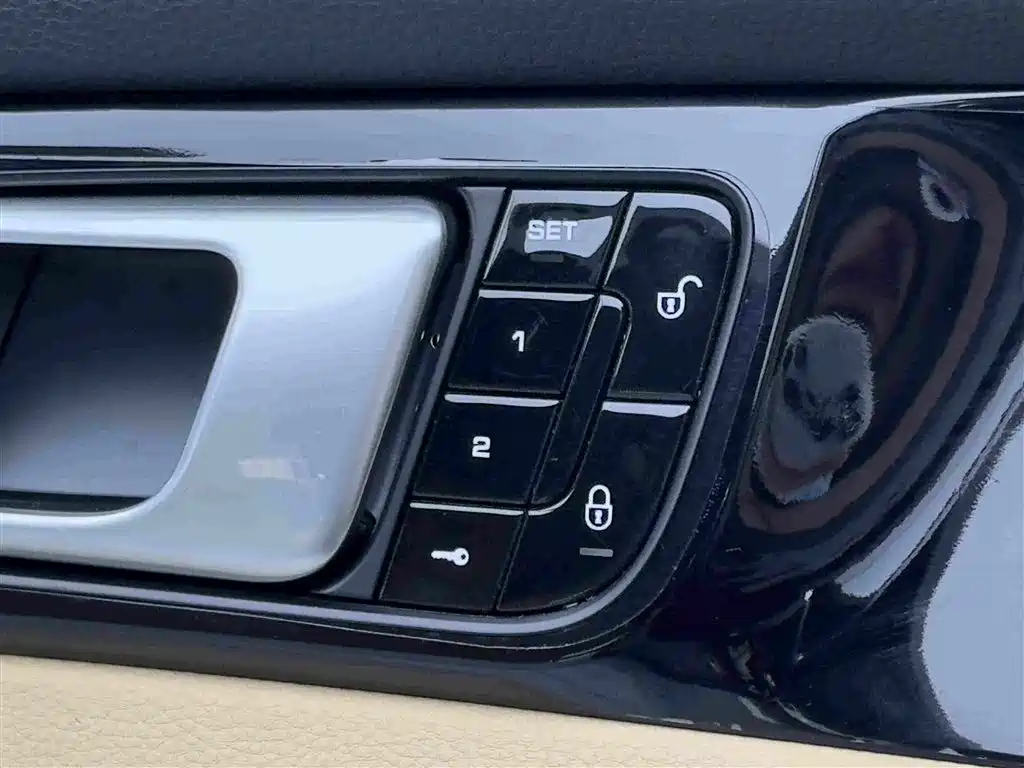 Porsche Panamera 2019 — фото 19