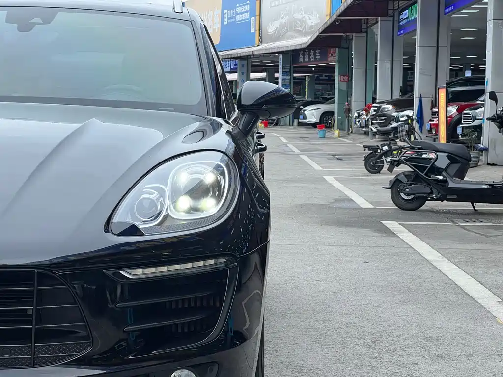 Porsche Macan 2017 — фото 15