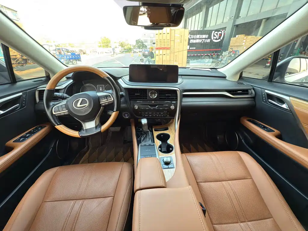 Lexus RX 2021