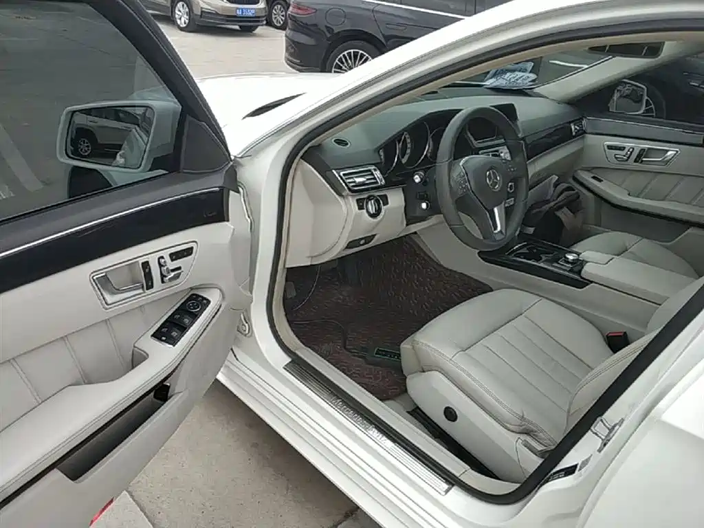 Mercedes-Benz E-Class 2014 — фото 16