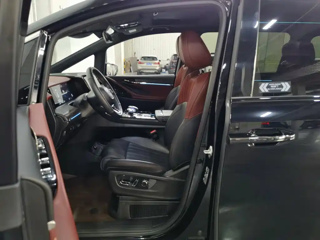 GAC Trumpchi M8 2024 — фото 10