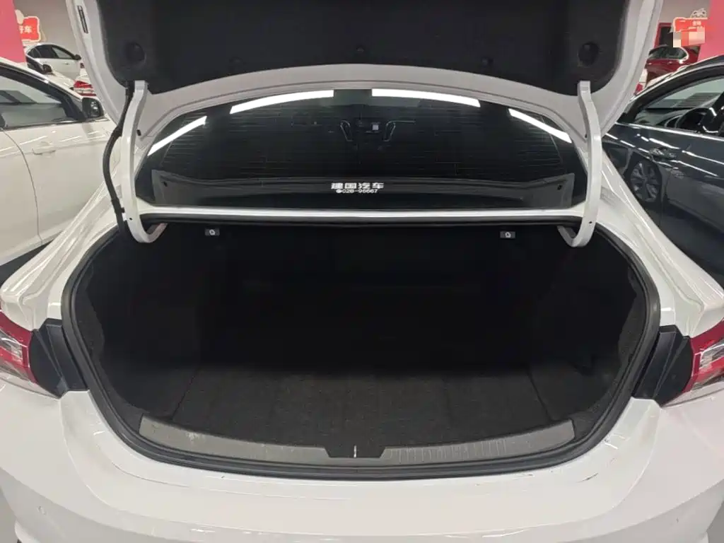 Chevrolet Malibu XL 2022 — фото 19