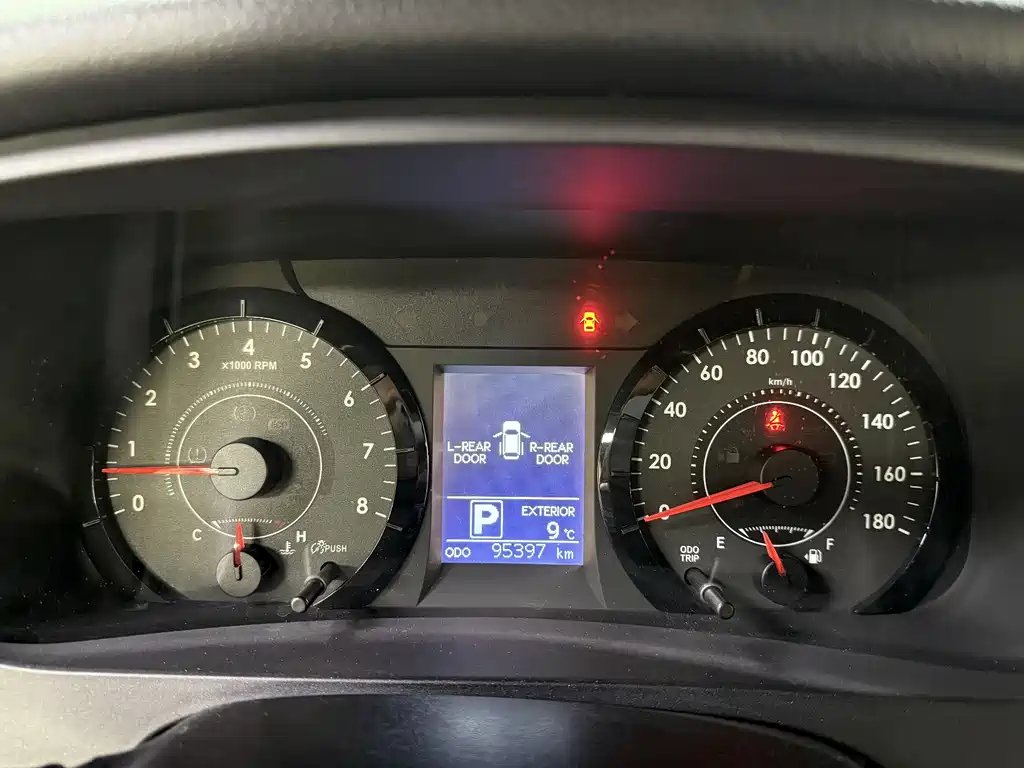 Toyota Sienna 2015 — фото 19