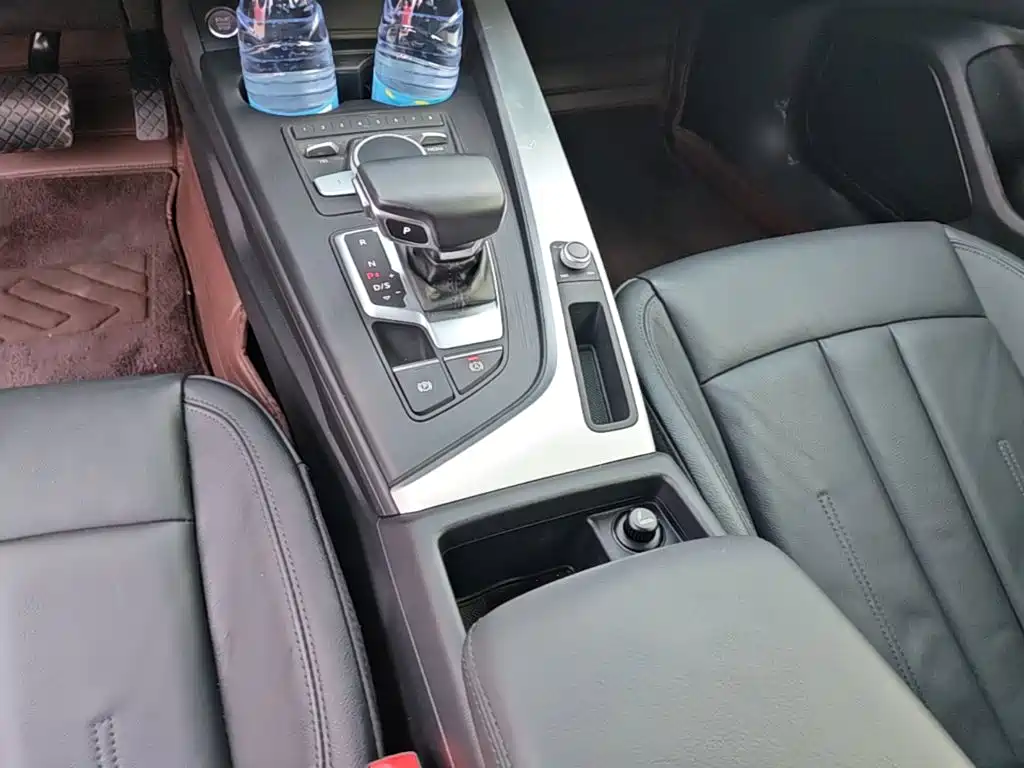 Audi A4L 2018 — фото 14