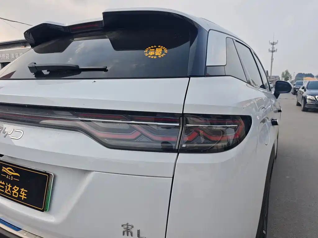 BYD Song L DM-i 2024 — фото 10