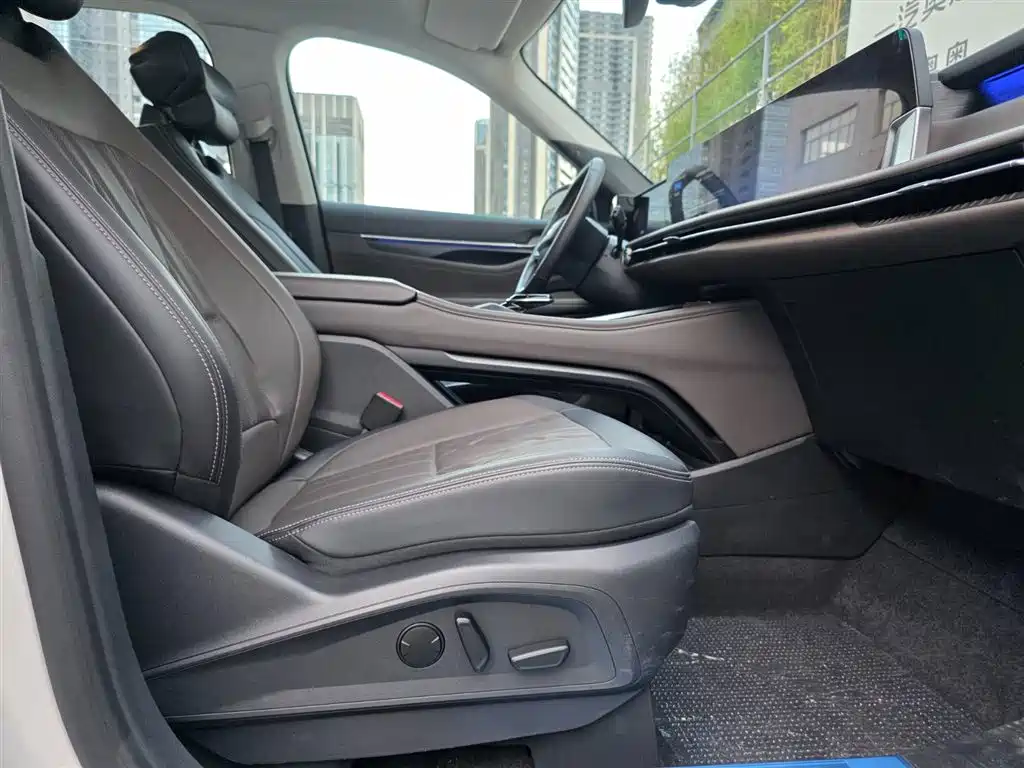 Ford Edge 2025 — фото 15