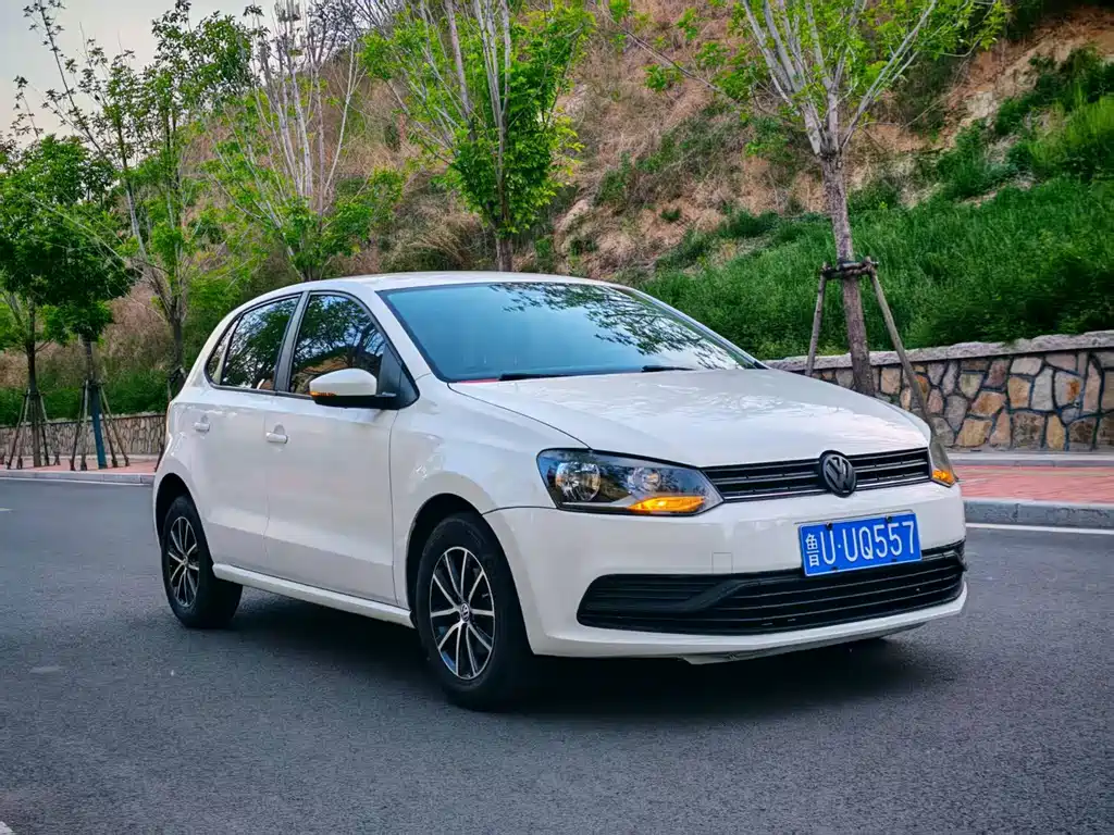Volkswagen Polo 2016 — фото 1