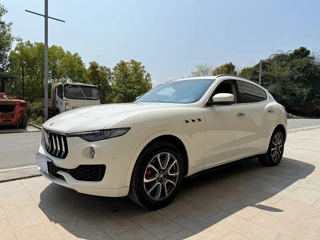 Maserati Levante 2017 — фото 1