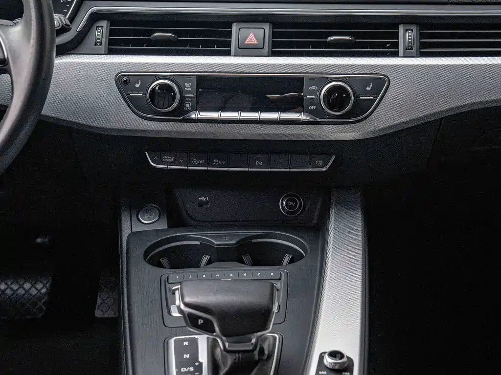 Audi A4 2020 — фото 17
