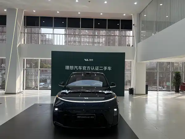 Li Auto L8 2026
