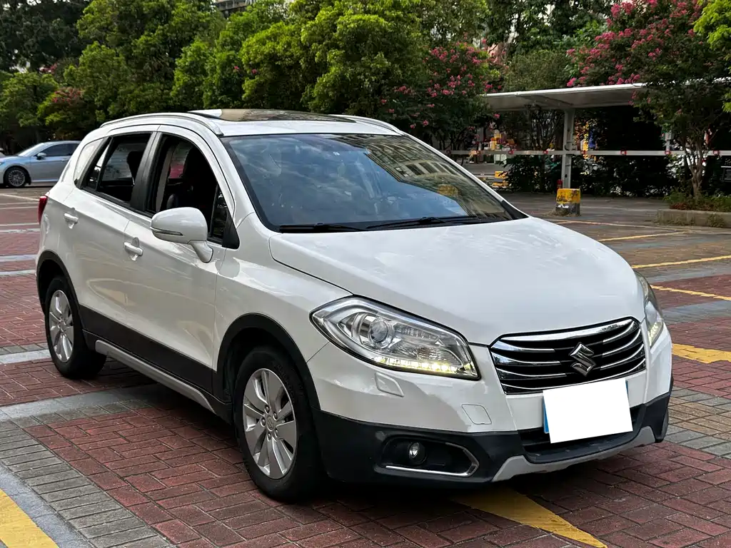 Suzuki S-Cross 2014