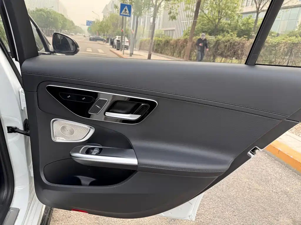 Mercedes-Benz C-Class 2023 — фото 20