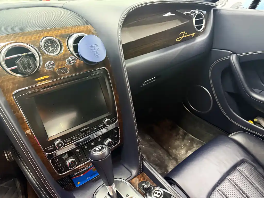 Bentley Continental 2013 — фото 20