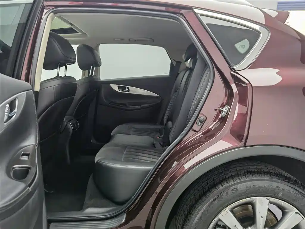 Infiniti QX50 2016 — фото 15