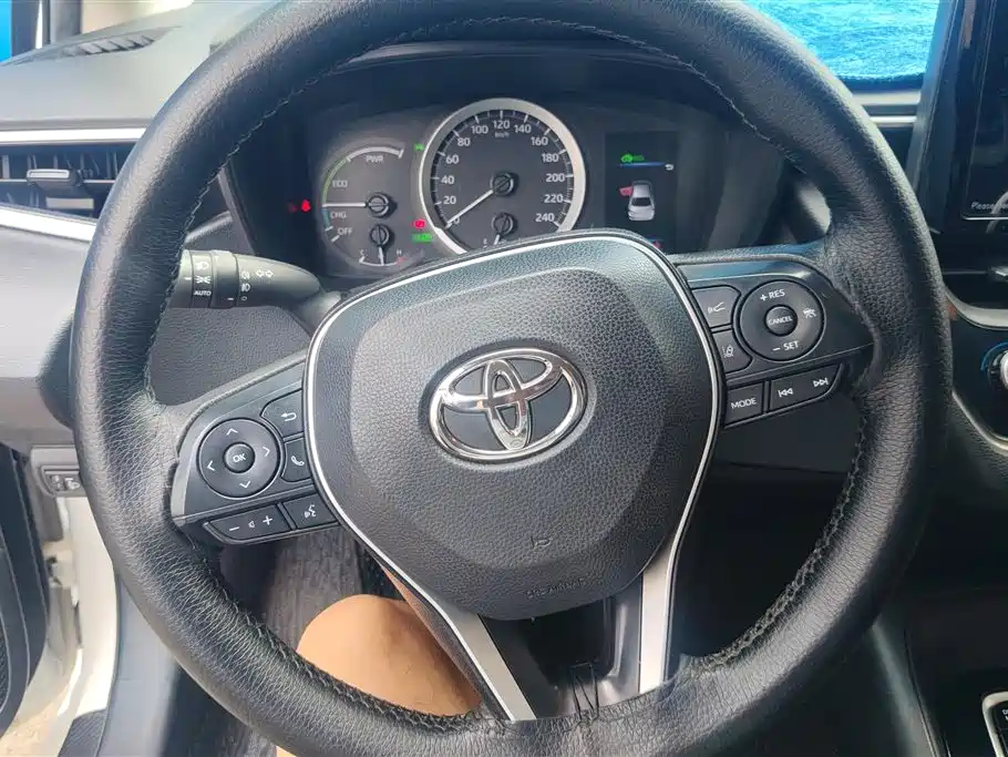 Toyota Corolla 2023 — фото 15