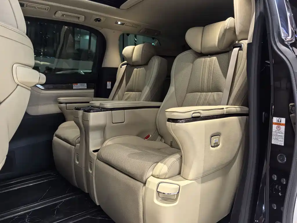 Toyota Vellfire 2021