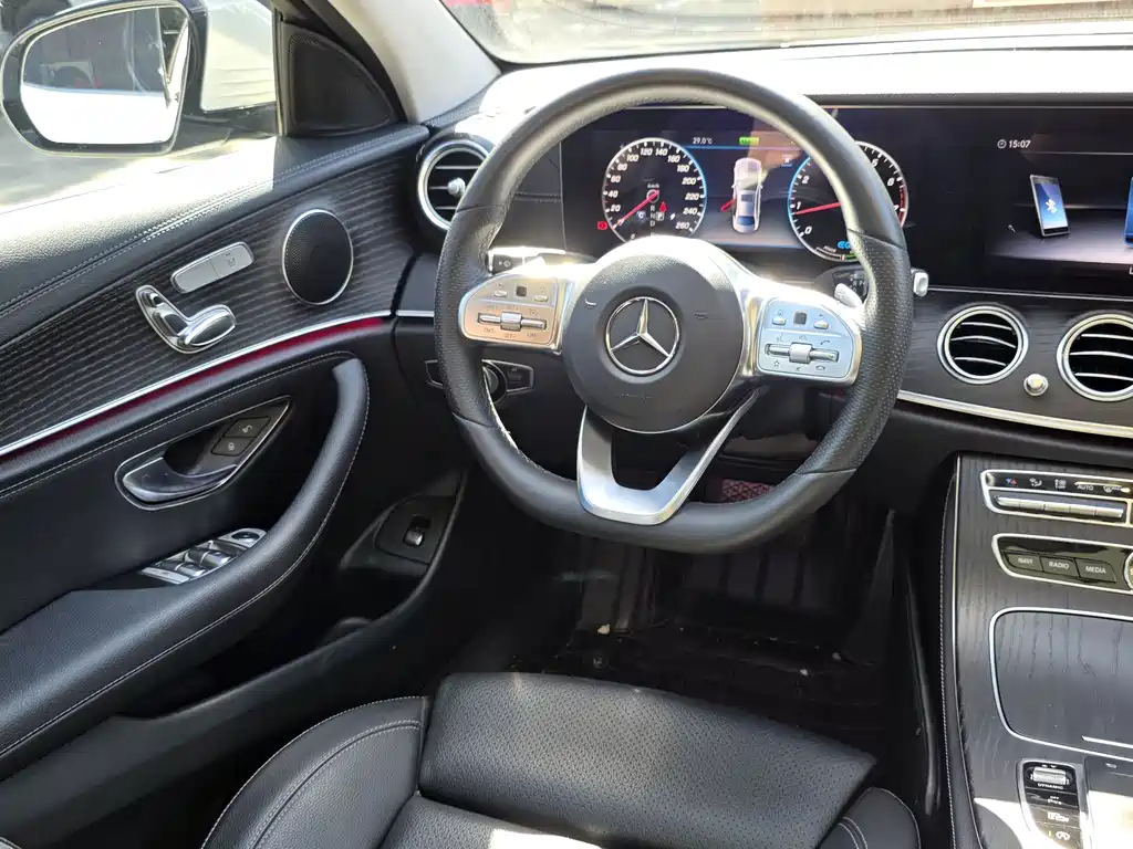 Mercedes-Benz E-Class 2020 — фото 16
